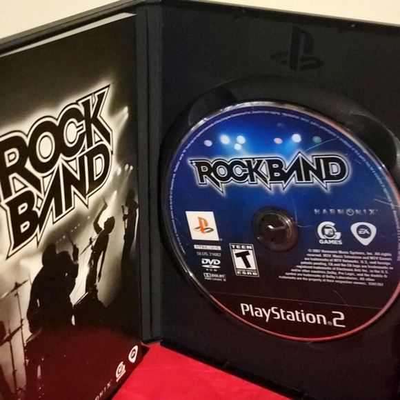 Rock Band Microphone and Games Bundle - Microphone and 4 Games - Picture 3 of 6